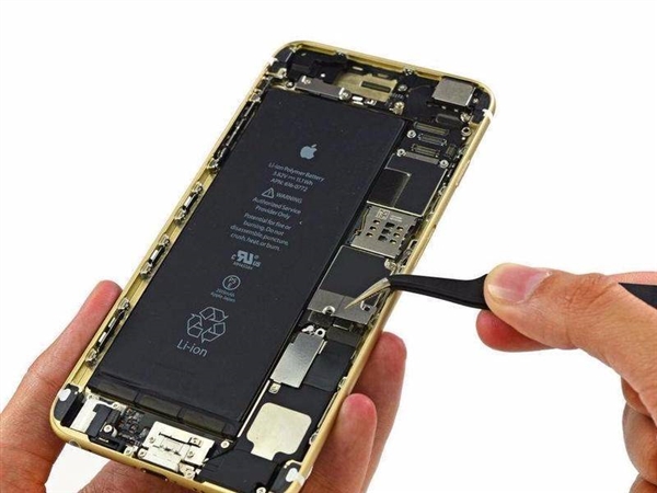 iFixit网站专门教人修iPhone 一年狂赚1.5亿！